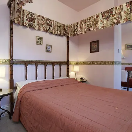 Penzion Fourposter 3*