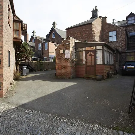 Fourposter Guest house 3*