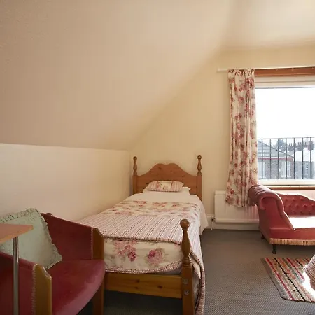 Fourposter Guest house 3*
