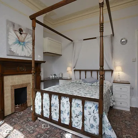 Fourposter York